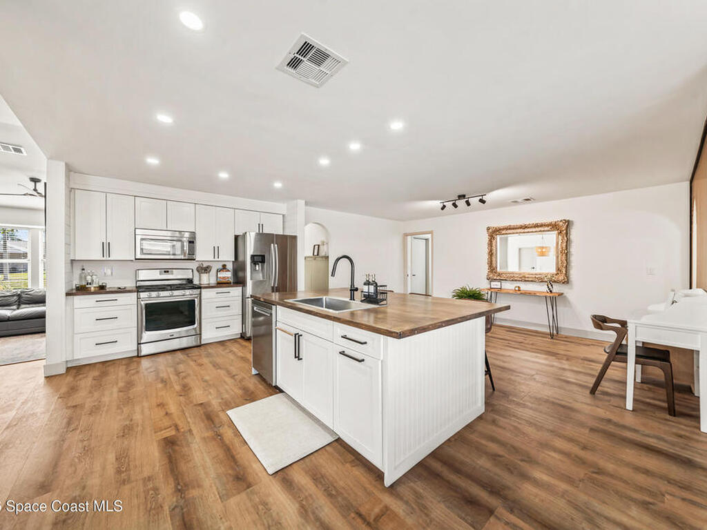 2054 Bottlebrush Drive, Melbourne, FL 32935