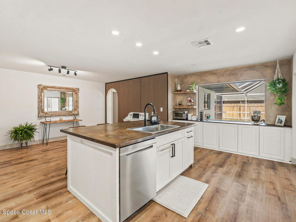 2054 Bottlebrush Drive, Melbourne, FL 32935