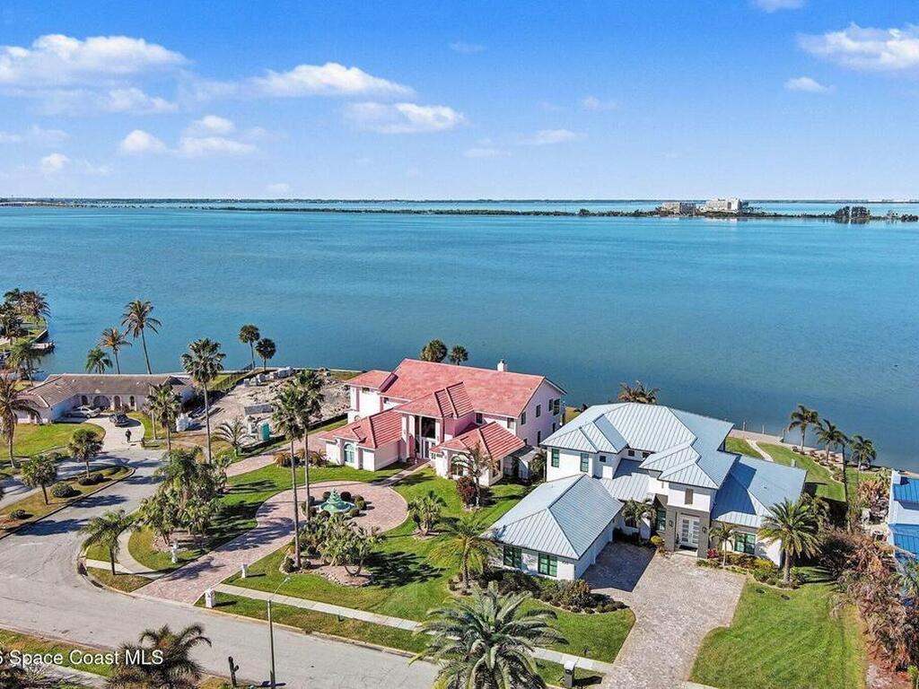 157 Saint Croix Avenue, Cocoa Beach, FL 32931