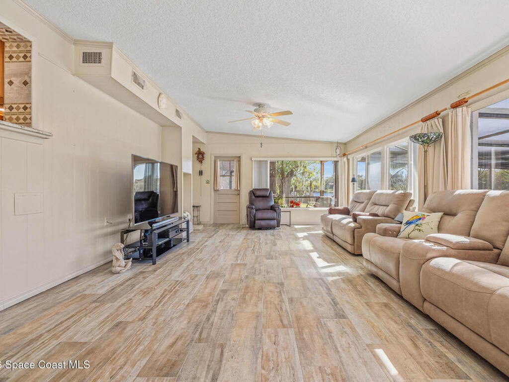 1210 Sun Circle, Melbourne, FL 32935