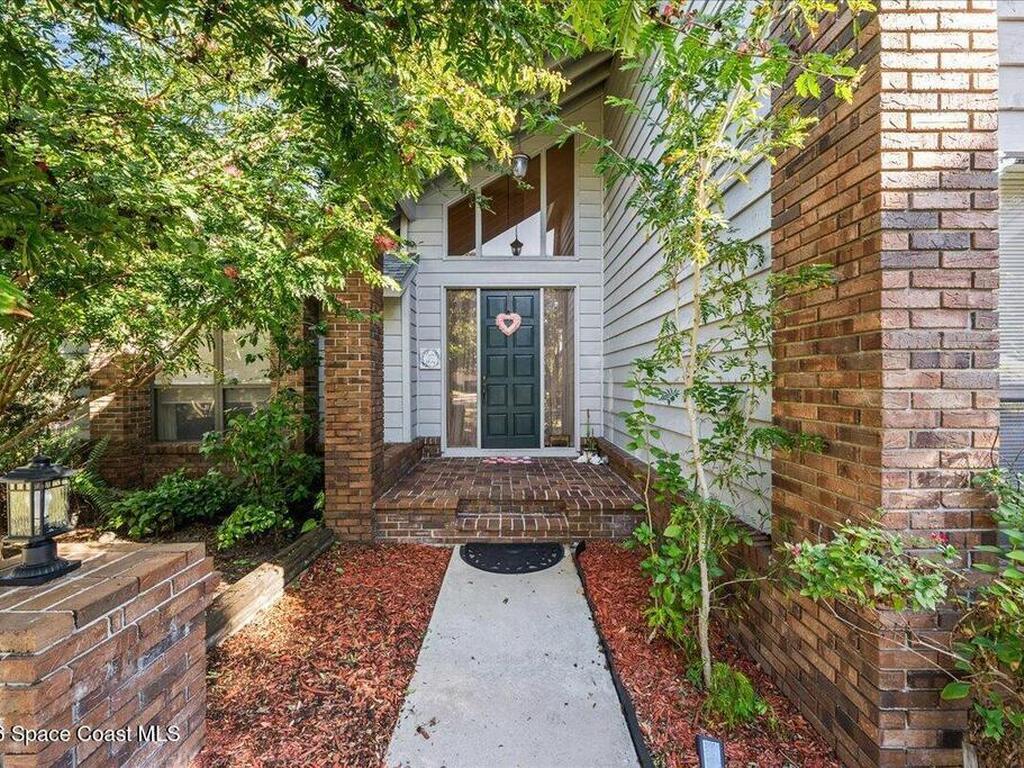 594 Hummingbird Drive, Indialantic, FL 32903