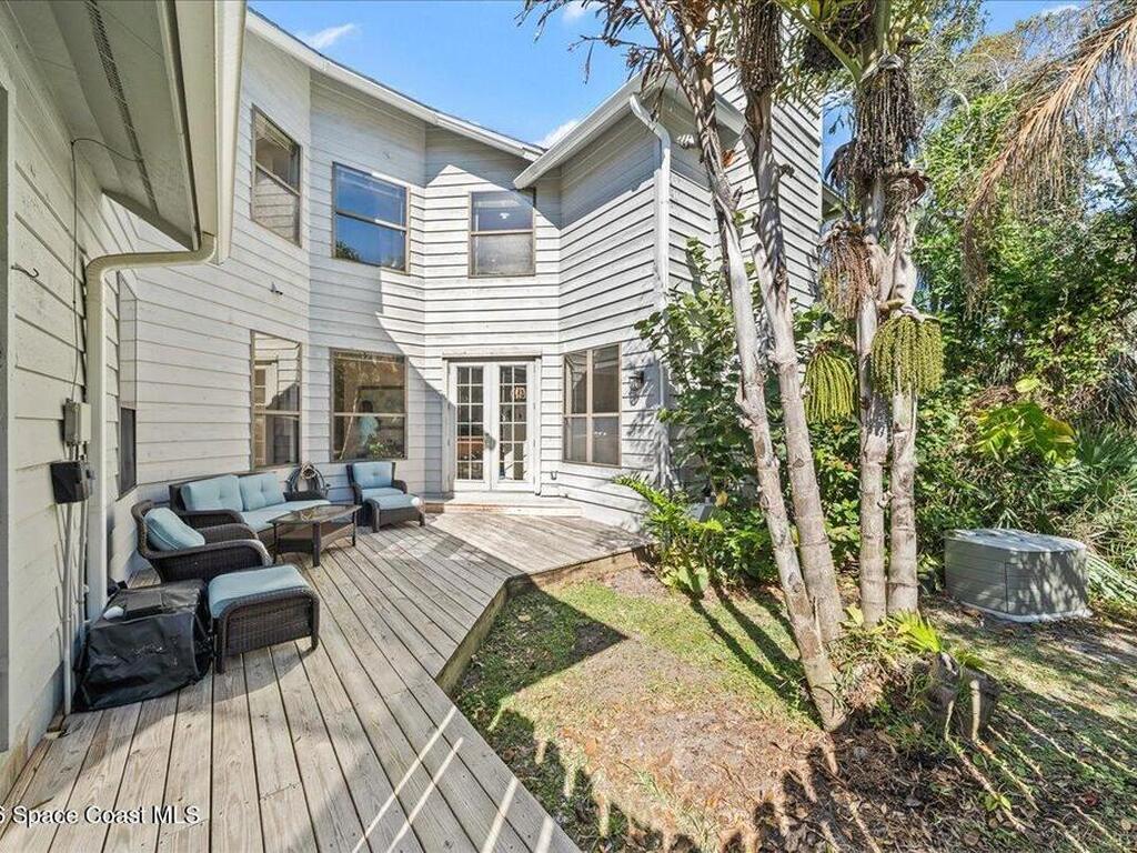 594 Hummingbird Drive, Indialantic, FL 32903