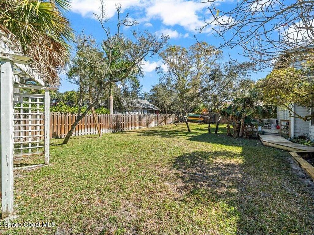 594 Hummingbird Drive, Indialantic, FL 32903