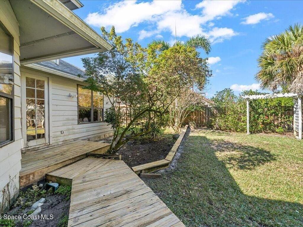 594 Hummingbird Drive, Indialantic, FL 32903