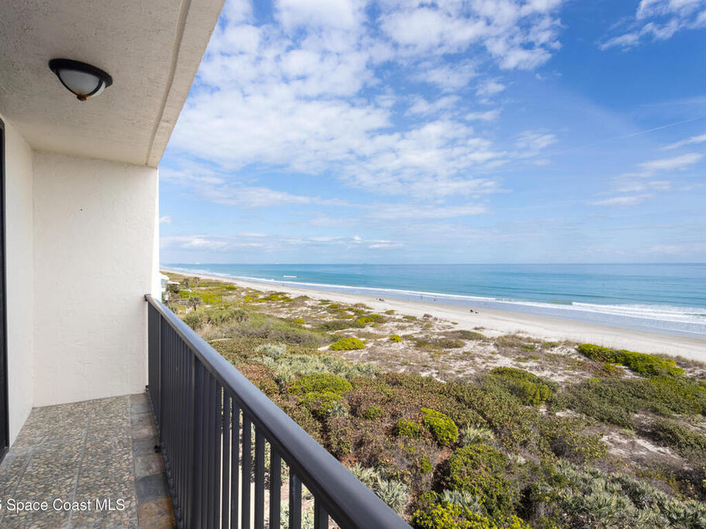 2815 S Atlantic Avenue, Cocoa Beach, FL 32931