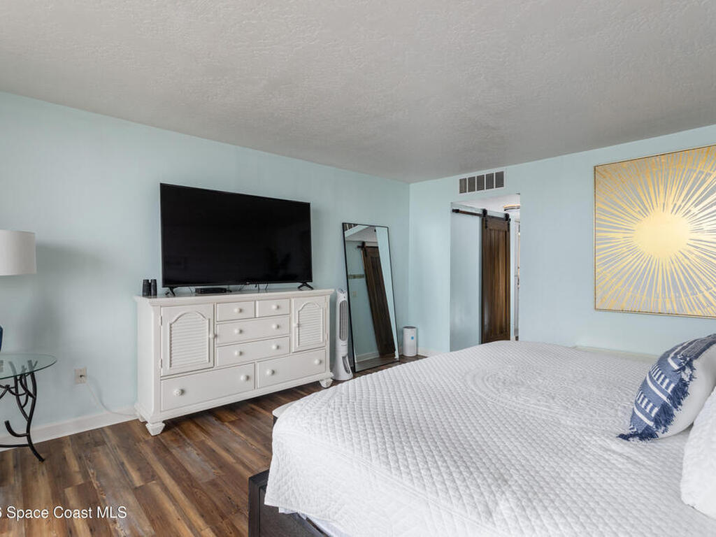 2815 S Atlantic Avenue, Cocoa Beach, FL 32931