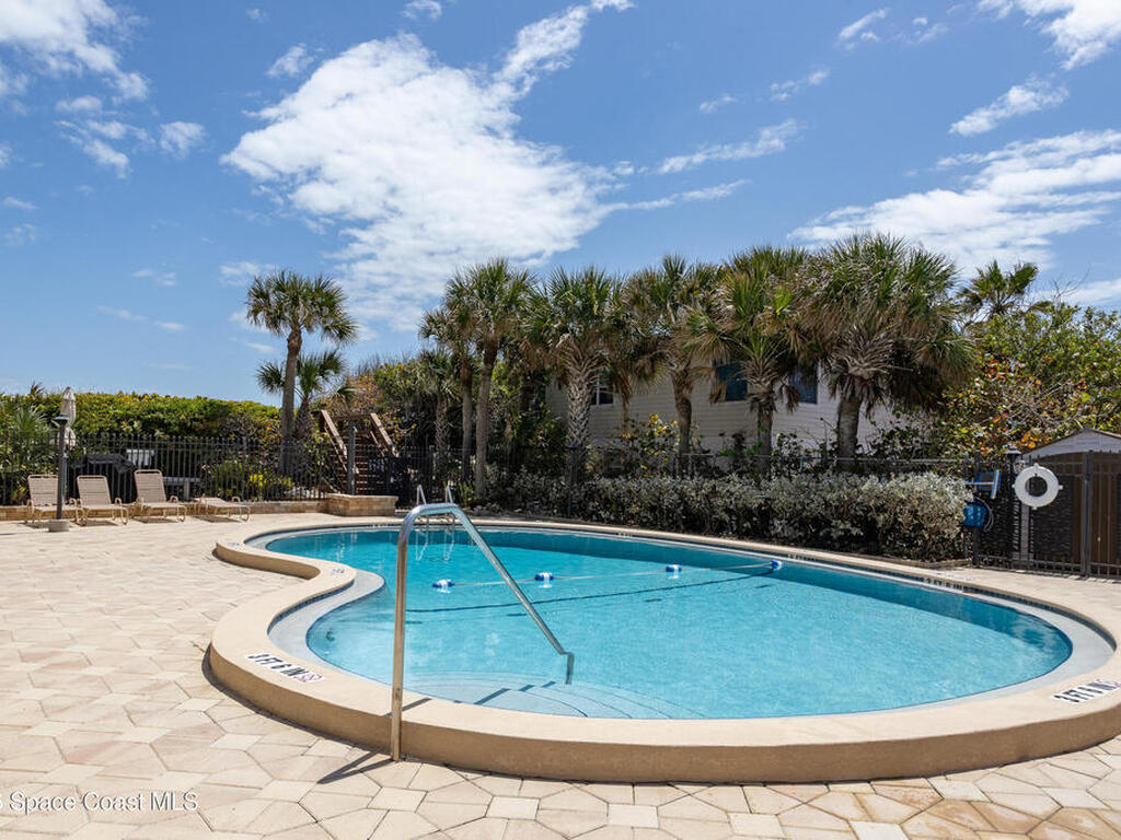 2815 S Atlantic Avenue, Cocoa Beach, FL 32931