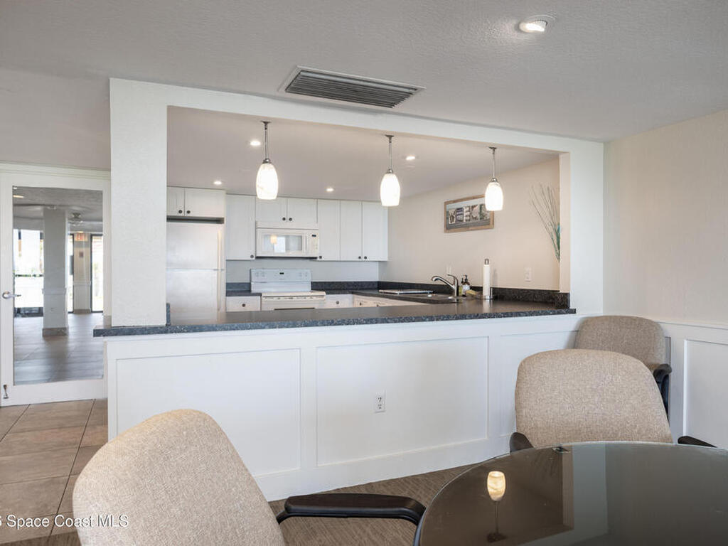 2815 S Atlantic Avenue, Cocoa Beach, FL 32931