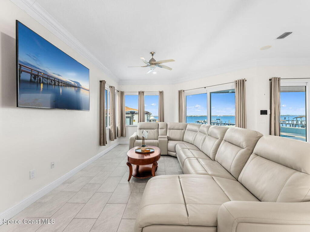 2189 Pineapple Avenue, Melbourne, FL 32935