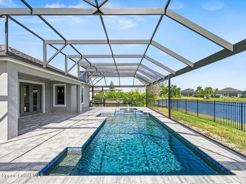 7661 Paragrass Avenue, Melbourne, FL 32940