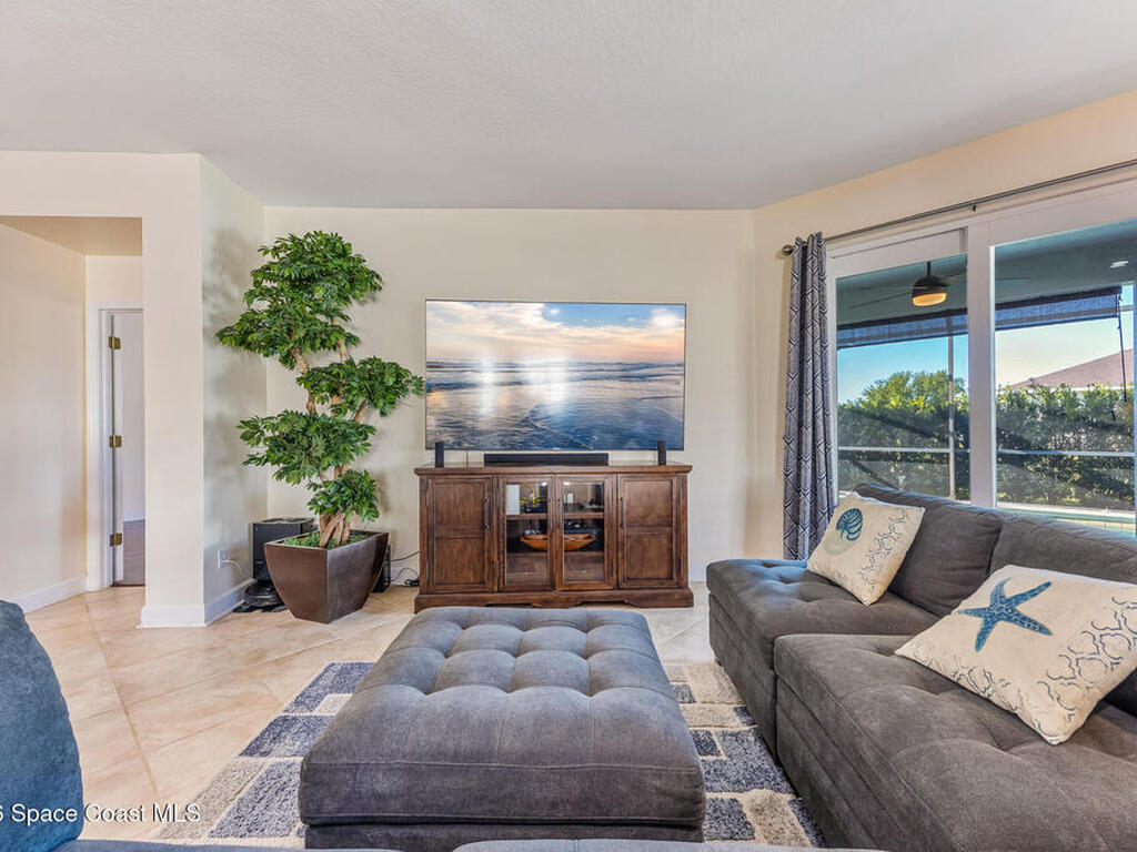 102 Salazar Lane, Sebastian, FL 32958