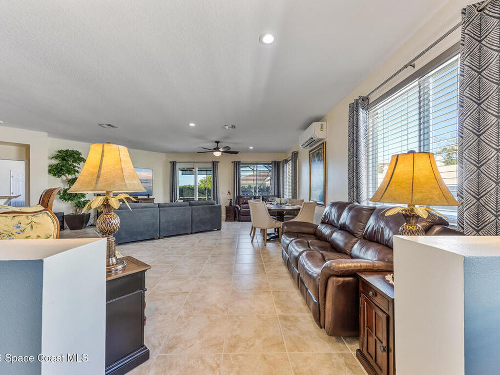 102 Salazar Lane, Sebastian, FL 32958