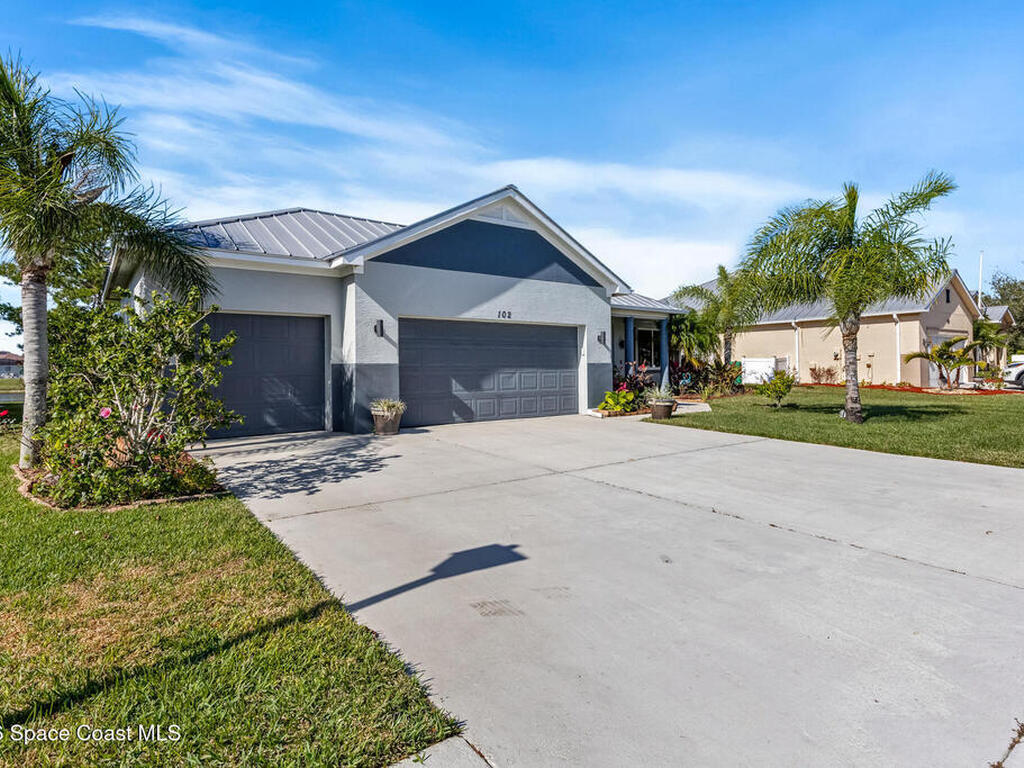 102 Salazar Lane, Sebastian, FL 32958