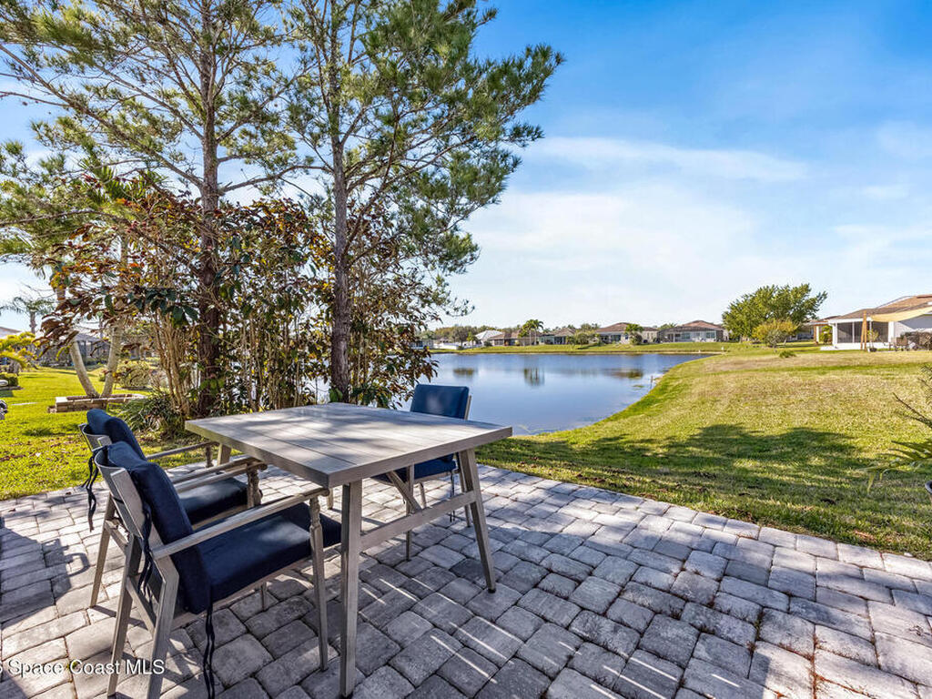102 Salazar Lane, Sebastian, FL 32958