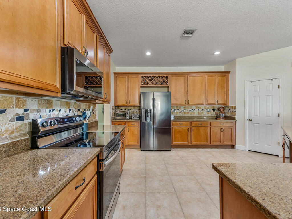 102 Salazar Lane, Sebastian, FL 32958