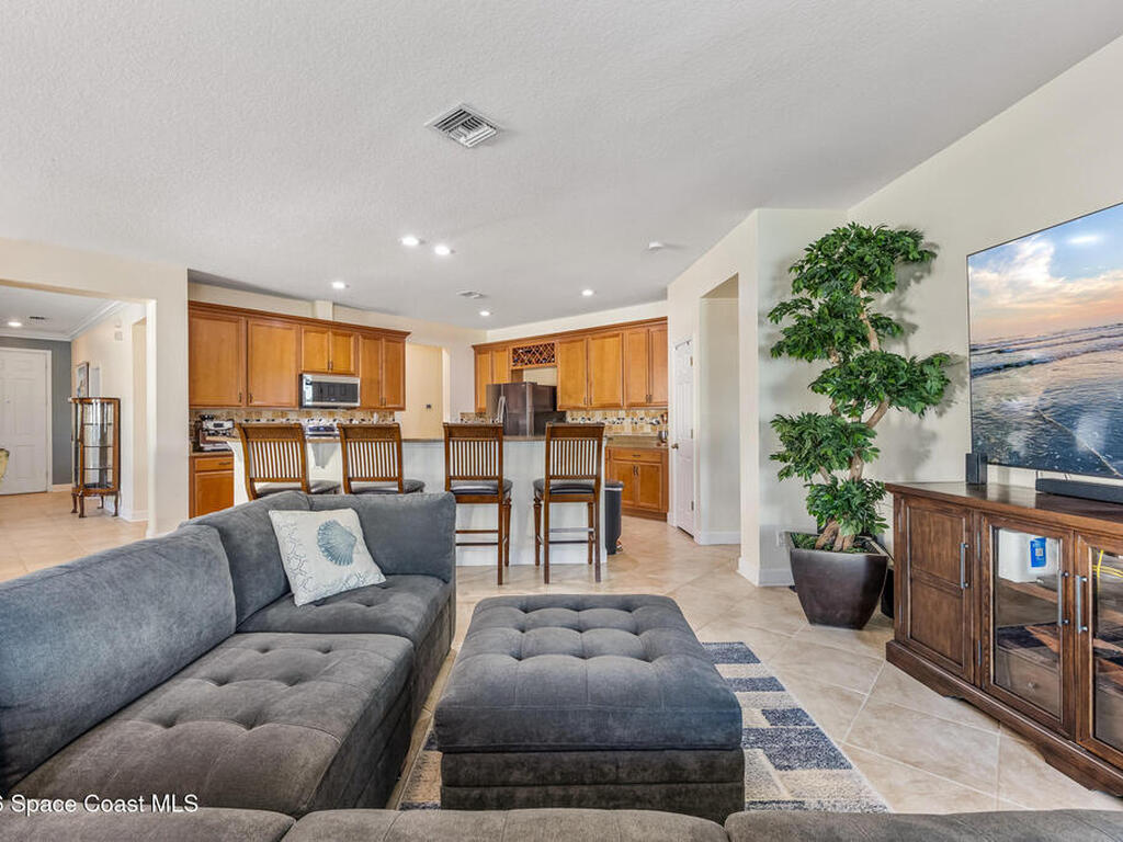 102 Salazar Lane, Sebastian, FL 32958
