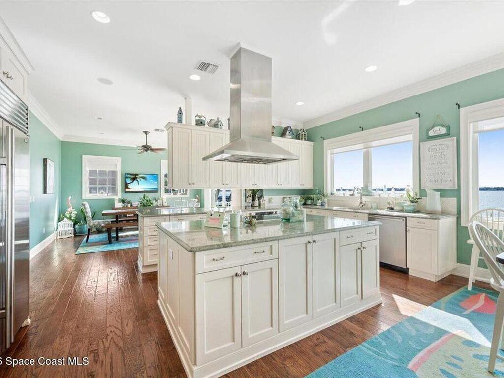 2555 S Tropical Trail, Merritt Island, FL 32952