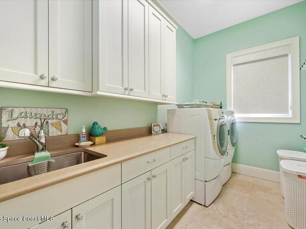 2555 S Tropical Trail, Merritt Island, FL 32952