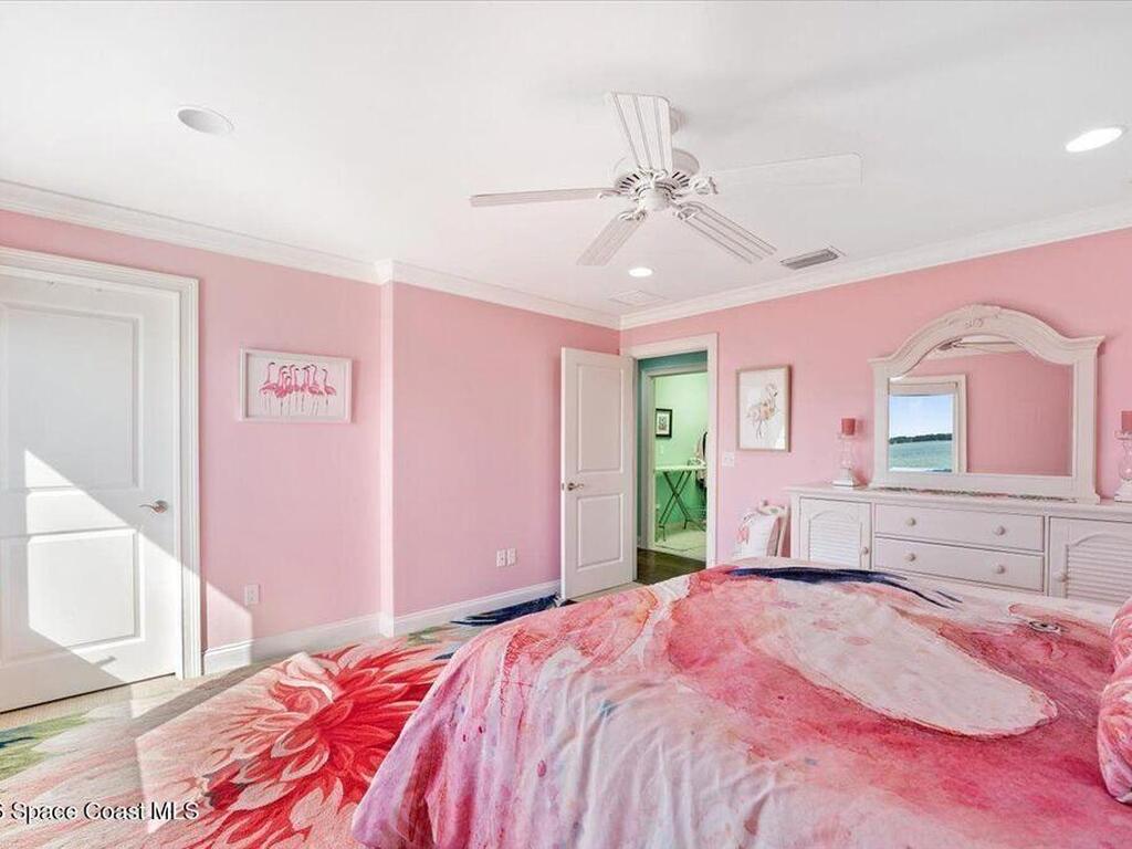 2555 S Tropical Trail, Merritt Island, FL 32952