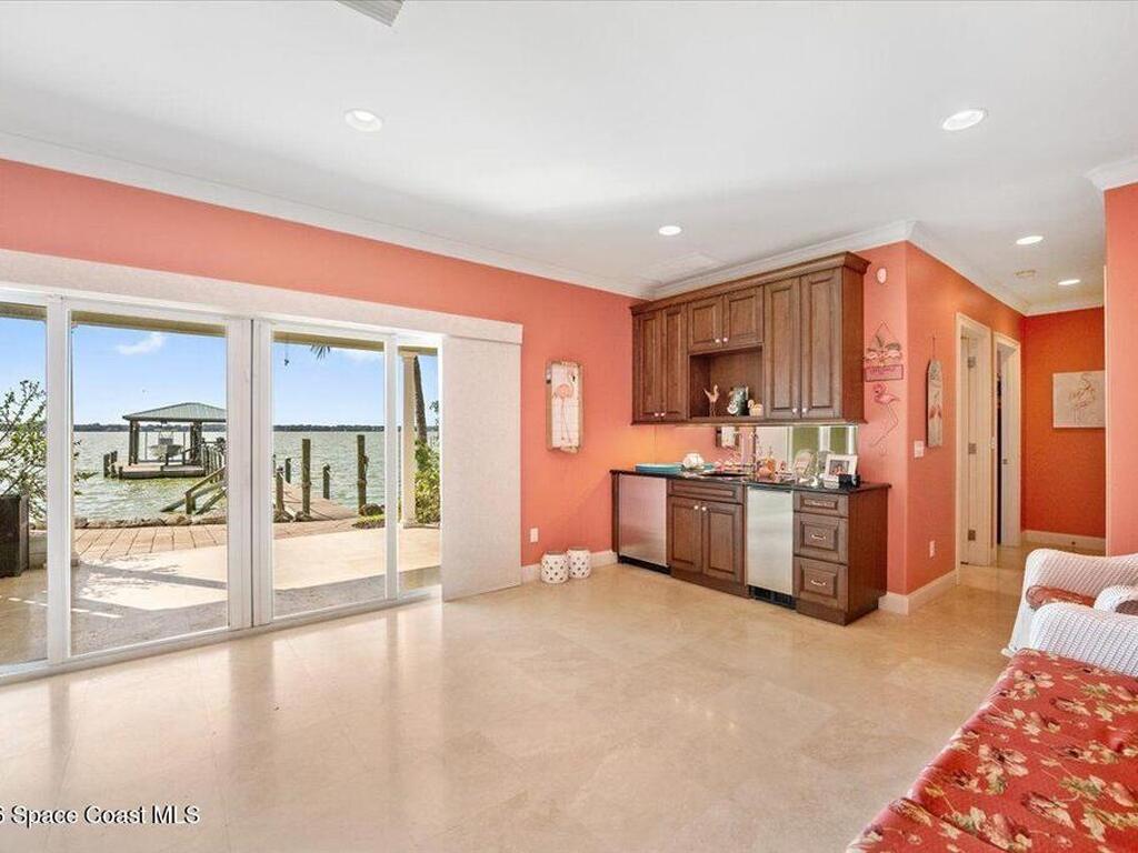 2555 S Tropical Trail, Merritt Island, FL 32952