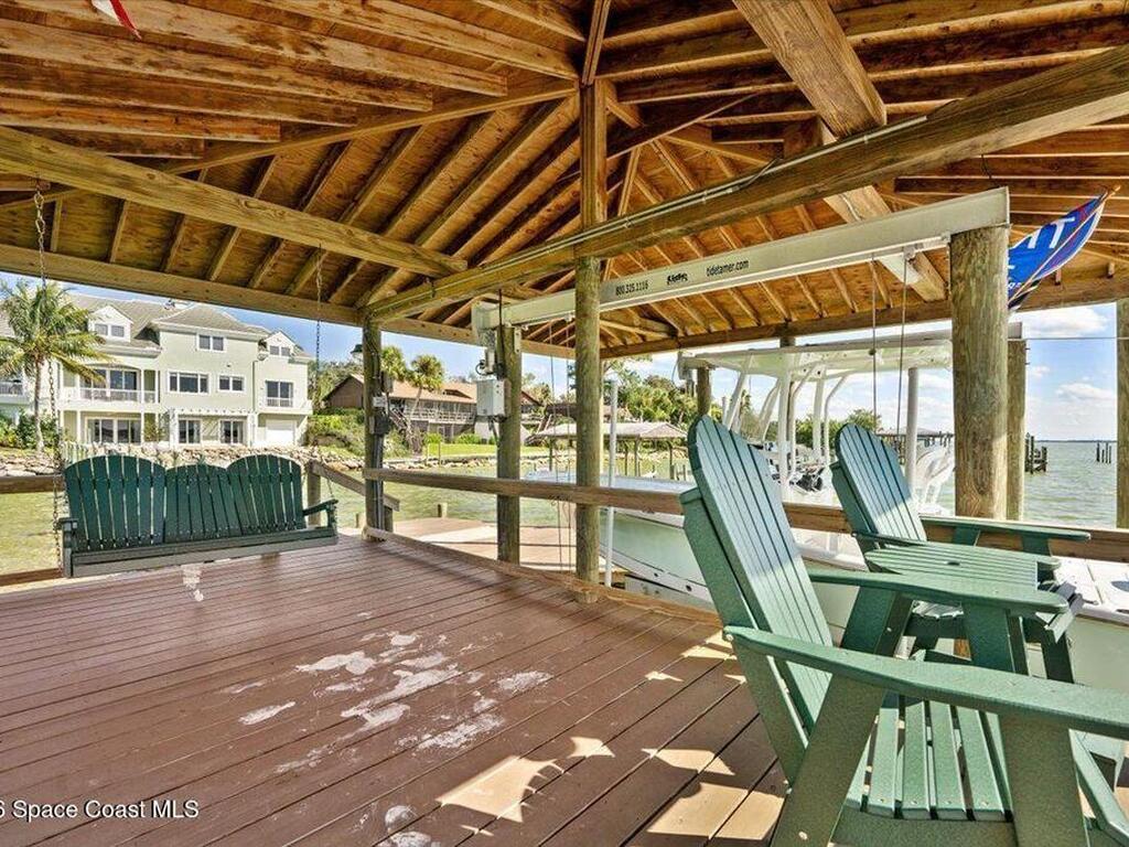 2555 S Tropical Trail, Merritt Island, FL 32952