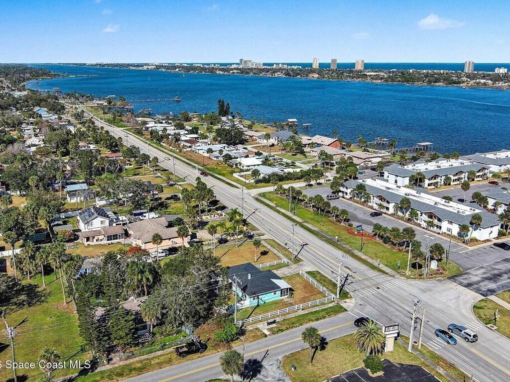 302 Riverside Drive, Holly Hill, FL 32117