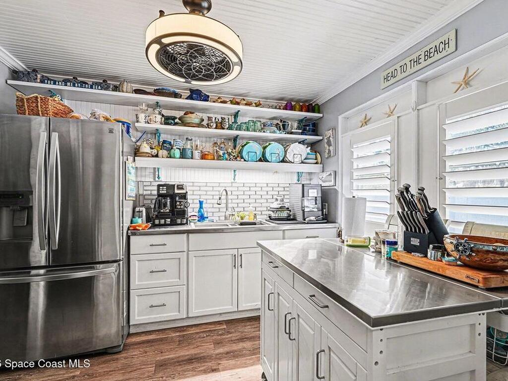 302 Riverside Drive, Holly Hill, FL 32117