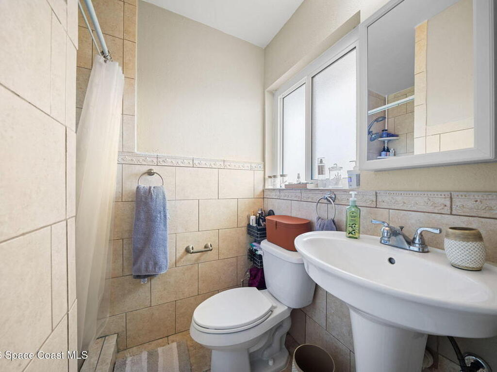 525 Orange Avenue, Merritt Island, FL 32952