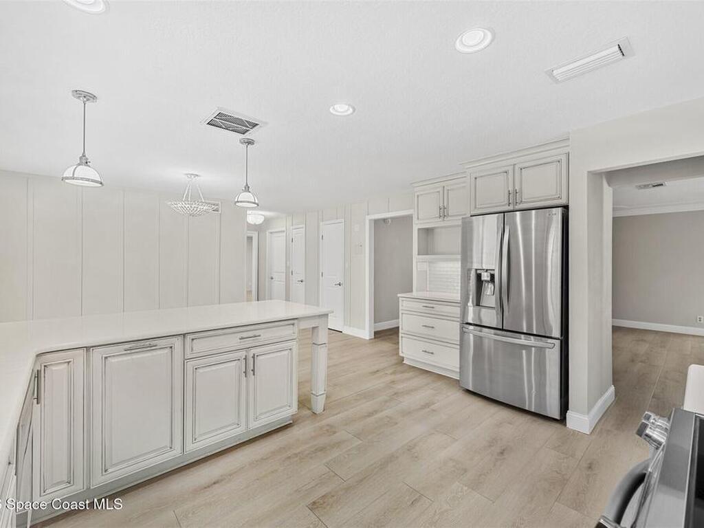 517 N River Oaks Drive, Indialantic, FL 32903