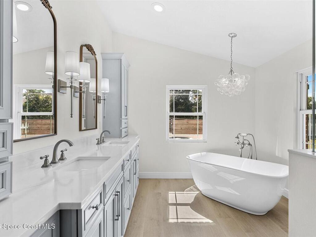 517 N River Oaks Drive, Indialantic, FL 32903