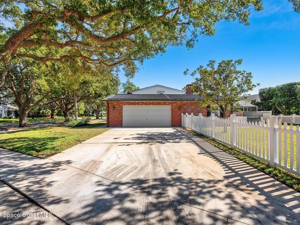 517 N River Oaks Drive, Indialantic, FL 32903