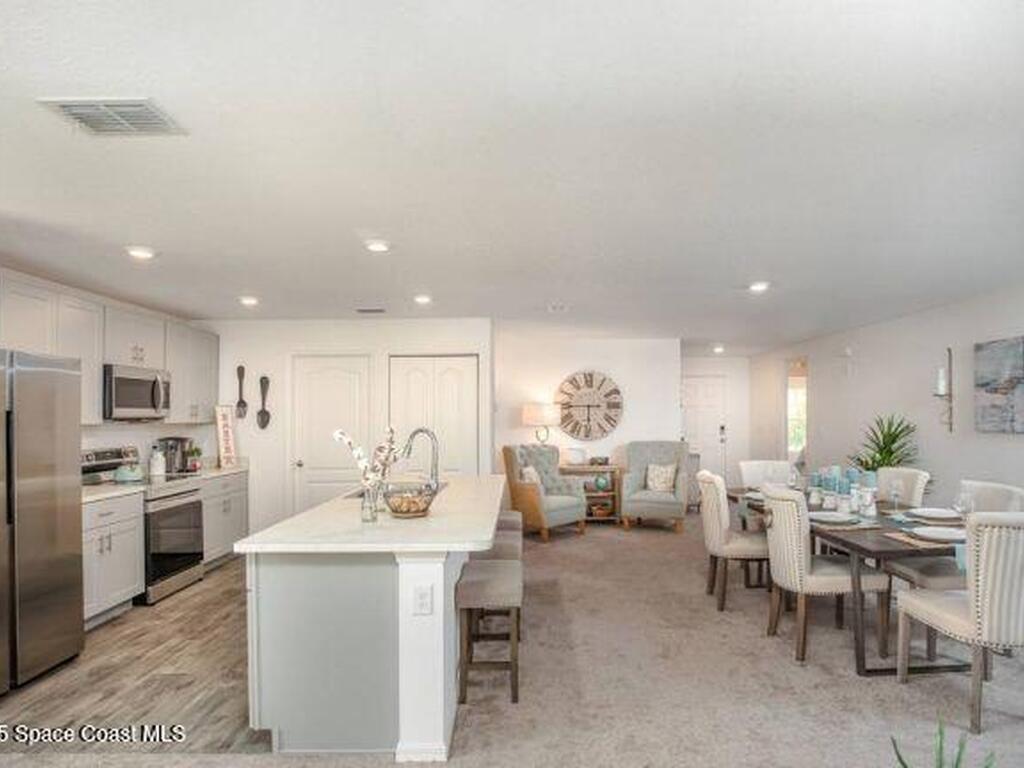 509 Forrest Hills Street, Palm Bay, FL 32908