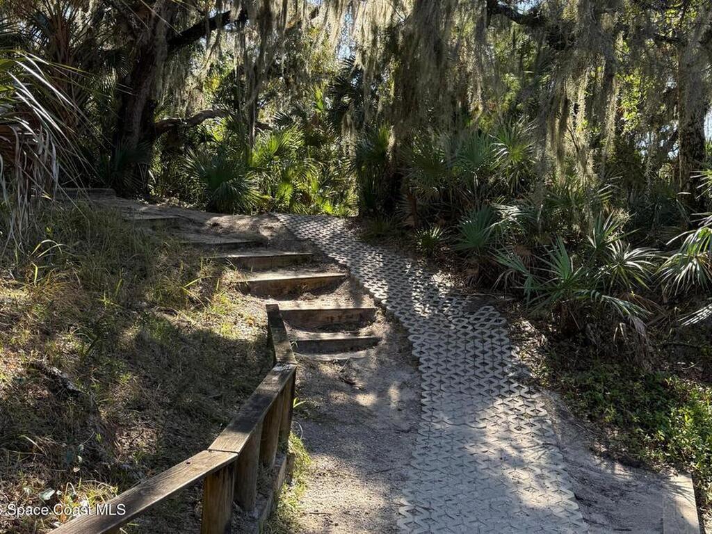 1305 Pemberton Trail, Malabar, FL 32950