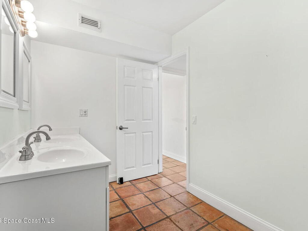 9556 Doubloon Drive, Vero Beach, FL 32963