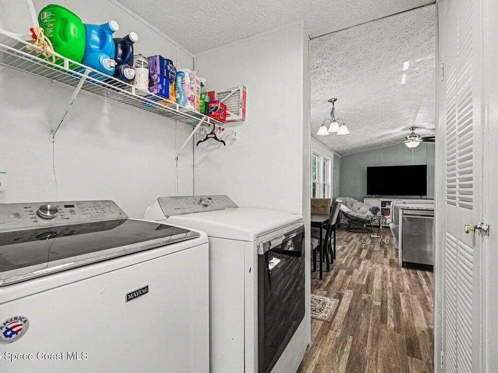 24421 Trespass Trail, Astor, FL 32102