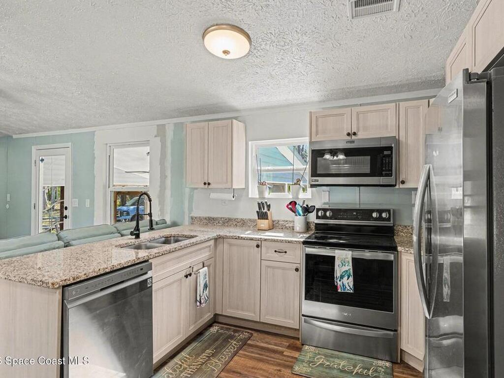 24421 Trespass Trail, Astor, FL 32102