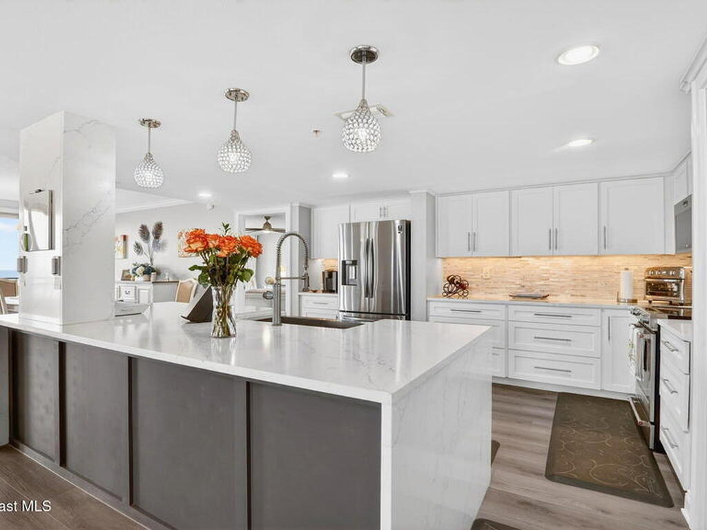 8472 Ridgewood Avenue, Cape Canaveral, FL 32920