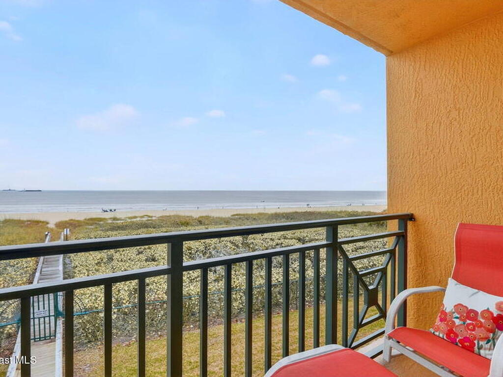 8472 Ridgewood Avenue, Cape Canaveral, FL 32920