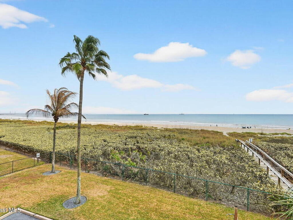 8472 Ridgewood Avenue, Cape Canaveral, FL 32920