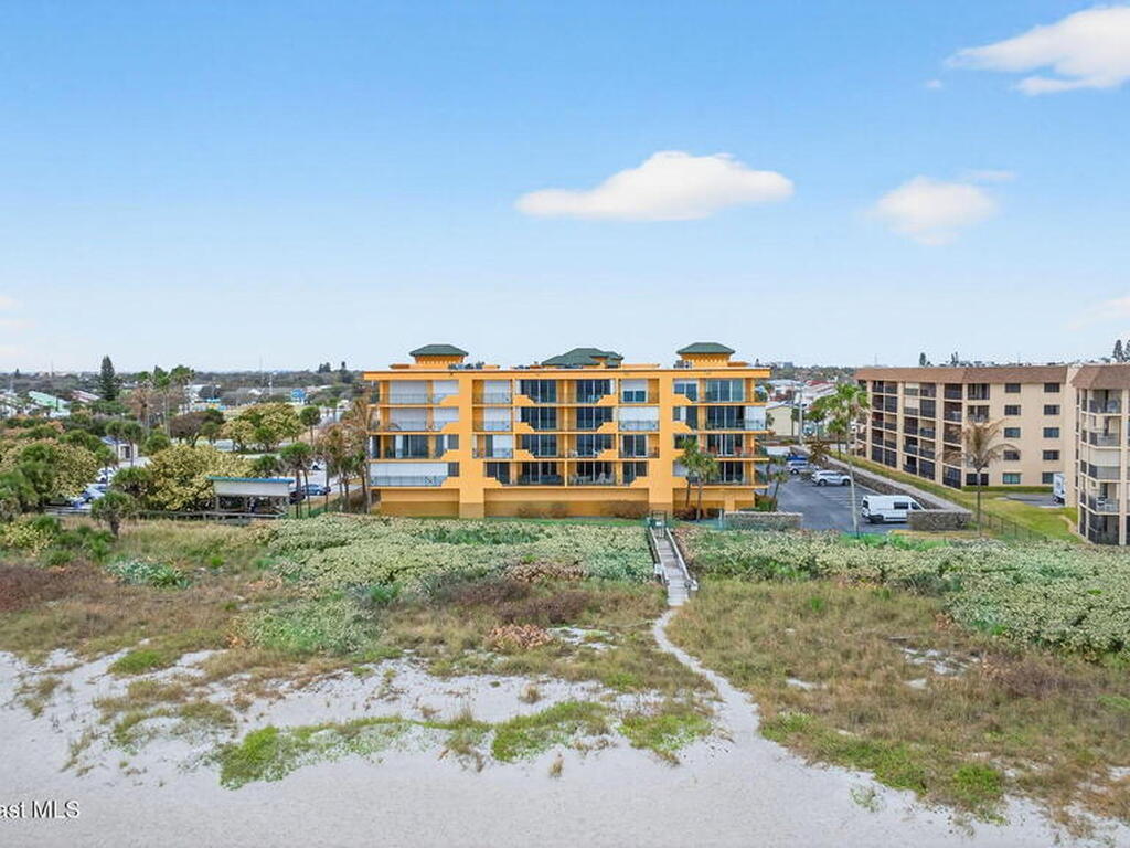 8472 Ridgewood Avenue, Cape Canaveral, FL 32920