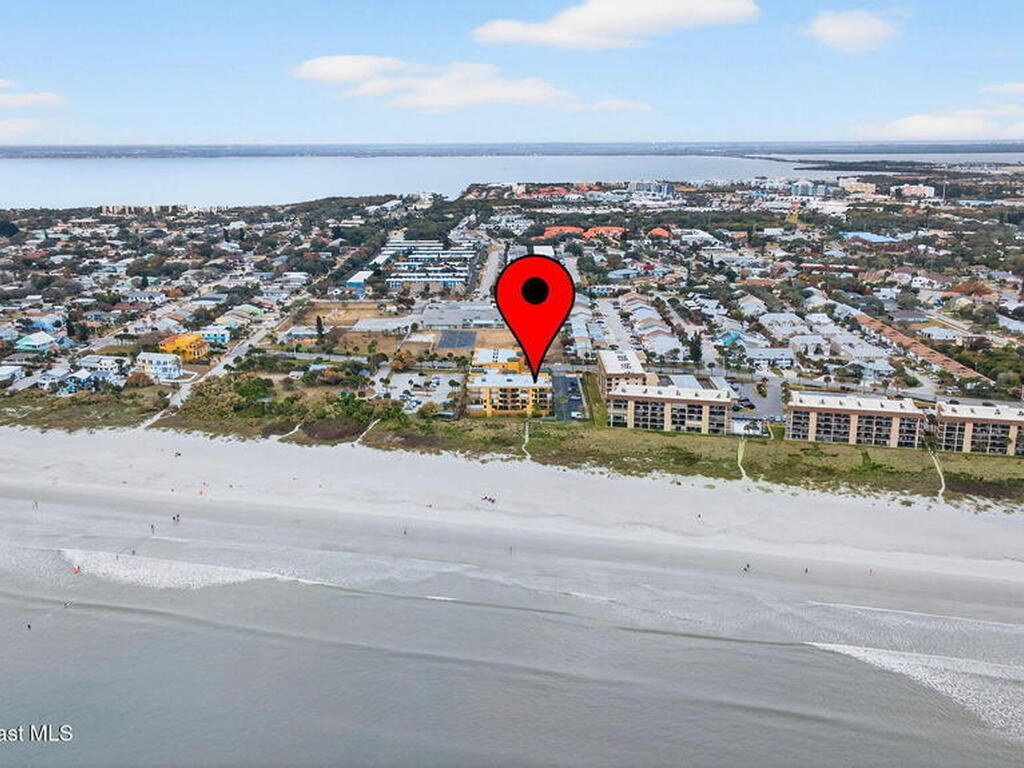 8472 Ridgewood Avenue, Cape Canaveral, FL 32920