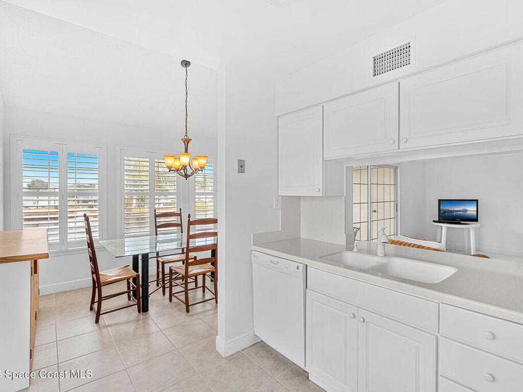 4740 Lake Waterford Way, Melbourne, FL 32901