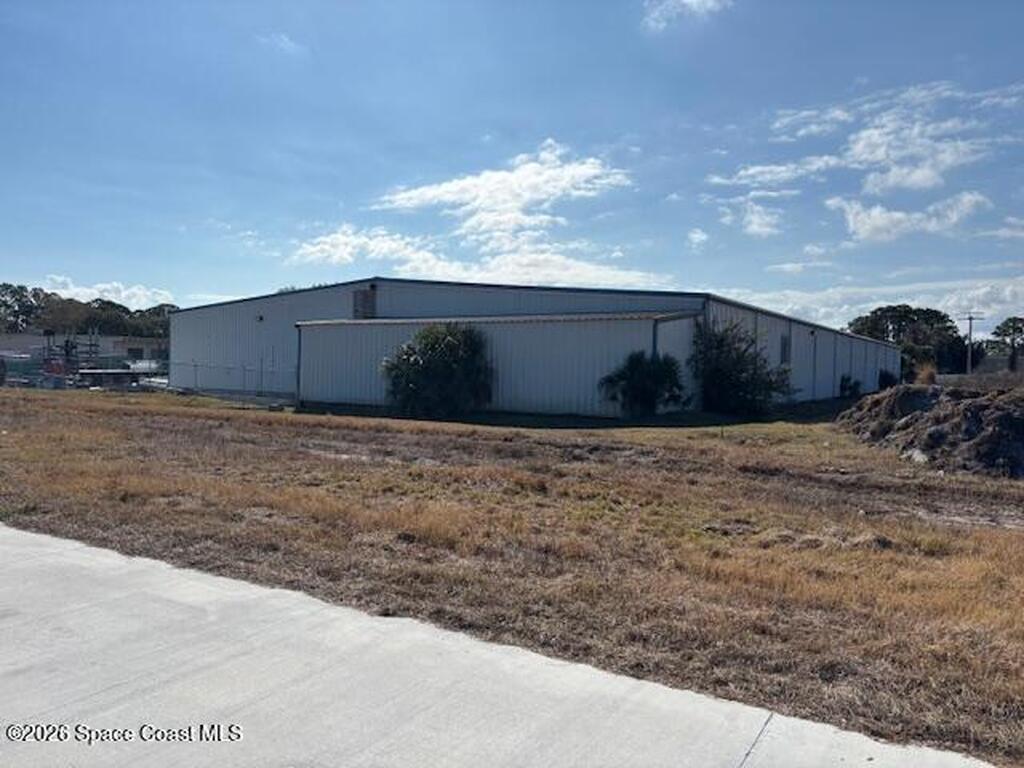 2760 Business Center Boulevard, Melbourne, FL 32940