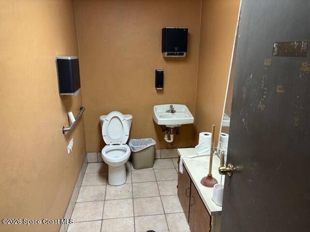 2760 Business Center Boulevard, Melbourne, FL 32940