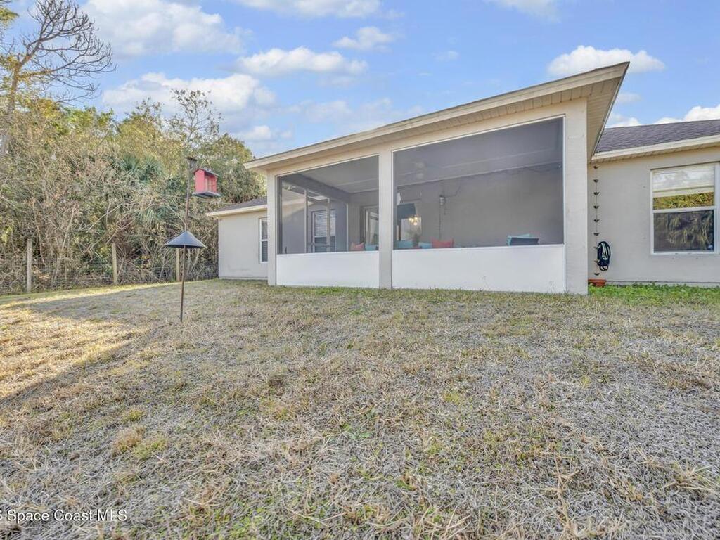 8016 106th Avenue, Vero Beach, FL 32967