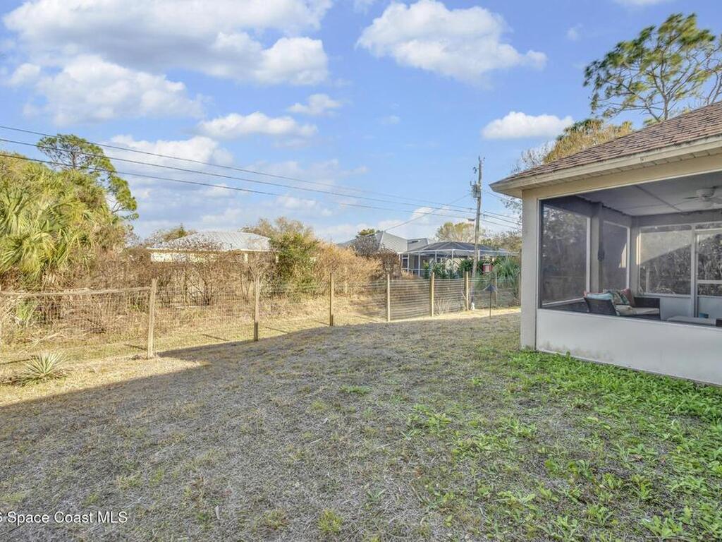 8016 106th Avenue, Vero Beach, FL 32967