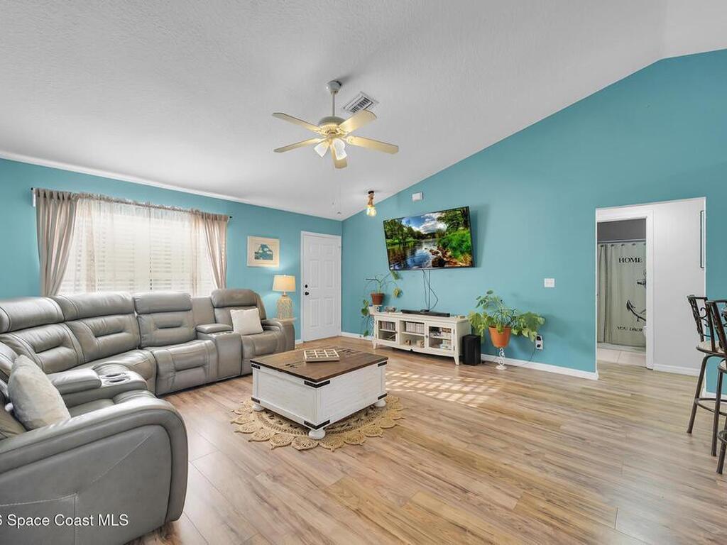 8016 106th Avenue, Vero Beach, FL 32967