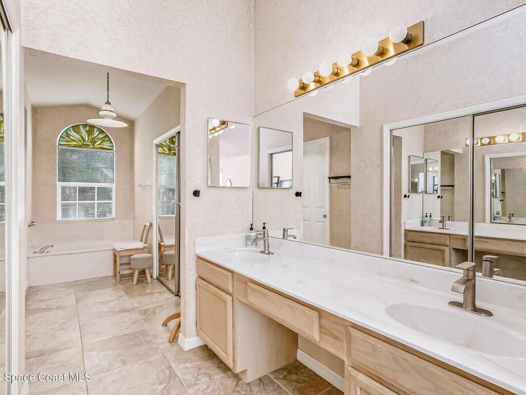 1934 Glen Meadows Circle, Melbourne, FL 32935