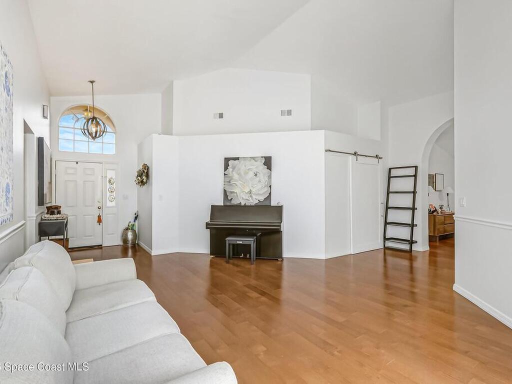 1934 Glen Meadows Circle, Melbourne, FL 32935