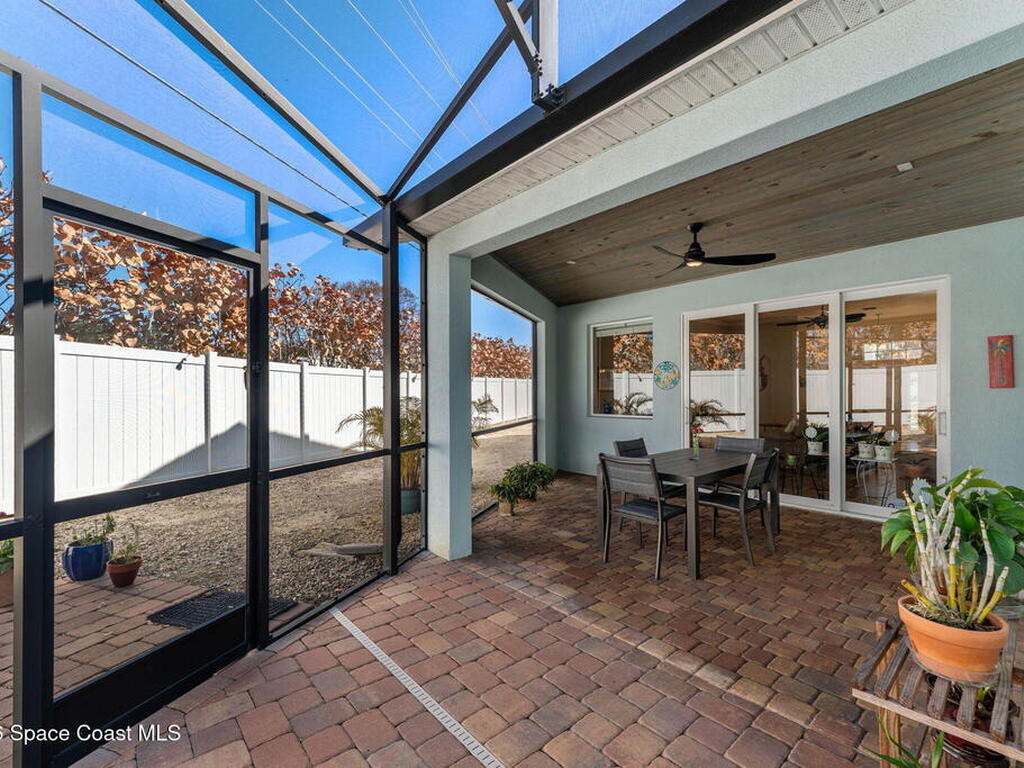 1139 S Brevard Avenue, Cocoa Beach, FL 32931